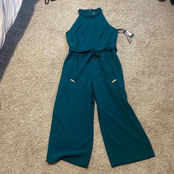Beautiful emerald green jumpsuit | Tommy Hilfiger jumpsuit | Size 12 | NWT - Picture 1 of 4